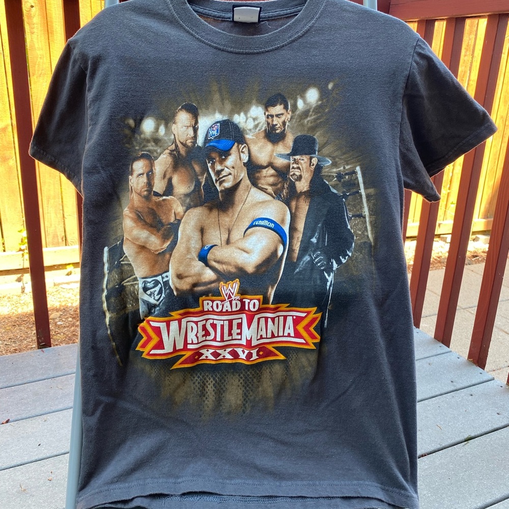 2010 WWE Road to Wrestlemania shirt
